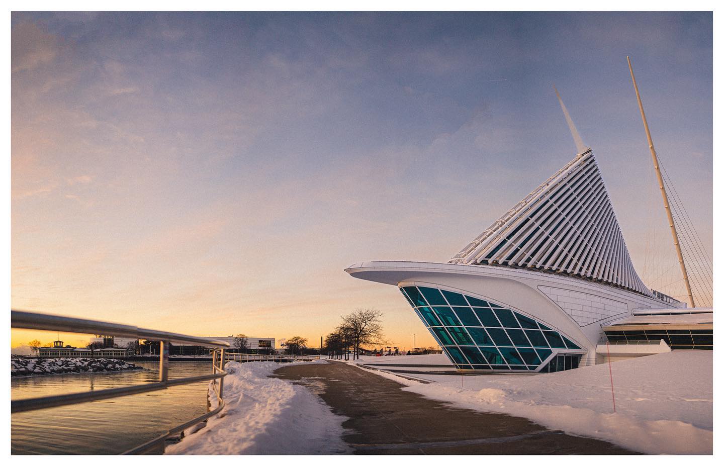 Got up early this morning to shoot the Milwaukee Art Museum during sunrise. It was -21C and I still can't feel my finger